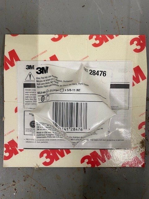 3M Low Profile Disc Pad Hub 28476, 2-1/2" x 5/8-11 Internal