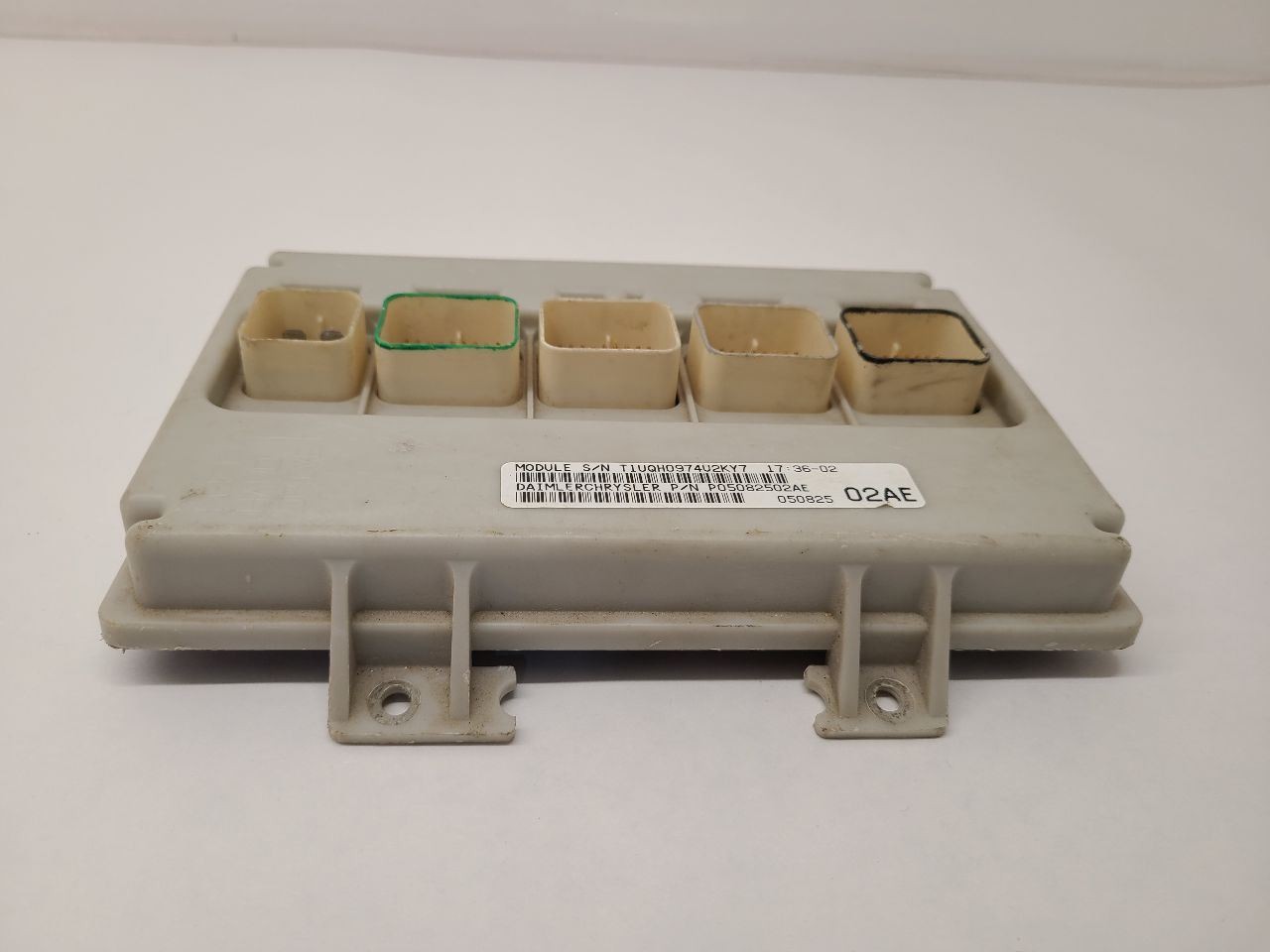 2005 DODGE CARAVAN Chassis ECM Body Control BCM Below Left Hand Dash