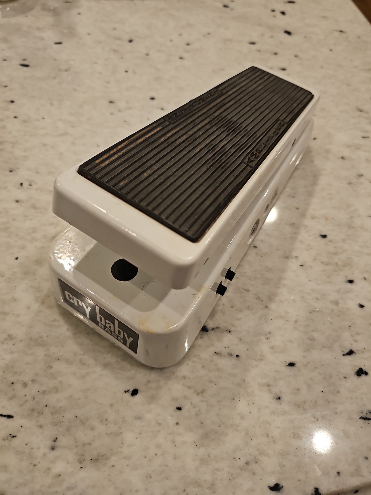 Dunlop 105Q Cry Baby Bass Wah Pedal