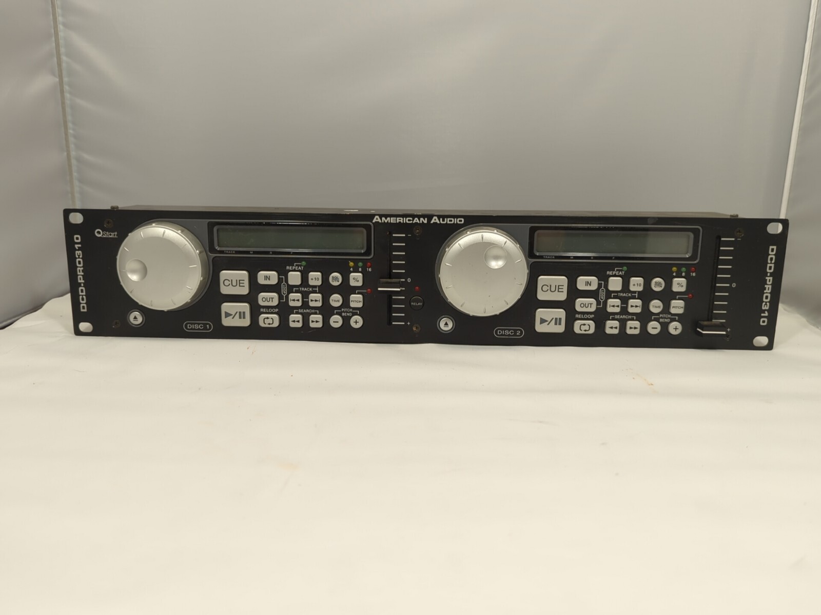 AMERICAN AUDIO DCD-PRO310 DUAL PROFESSIONAL DJ CONTROLLER Untested