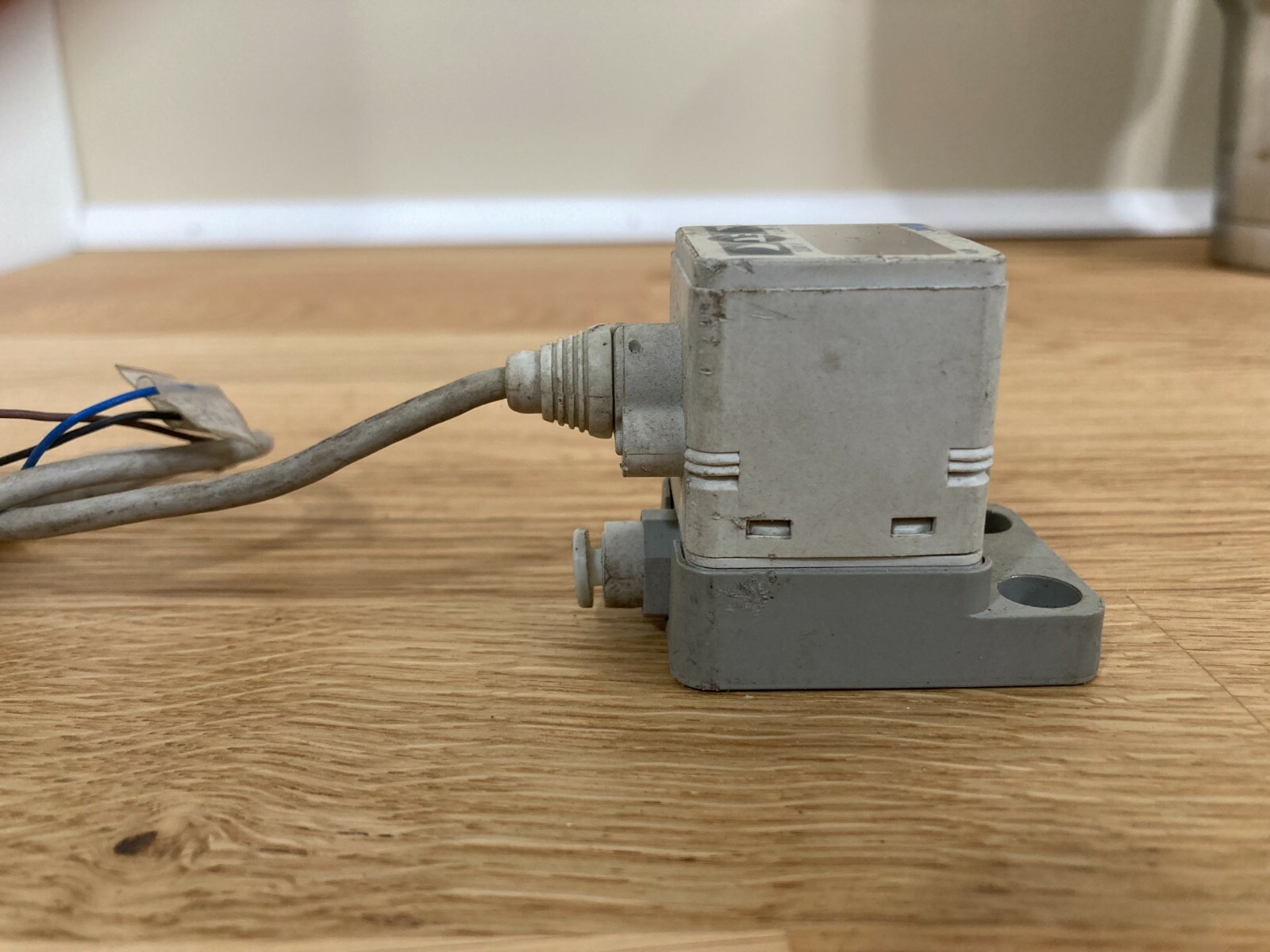 SMC ZSE40-C4-70L Vacuum Switch
