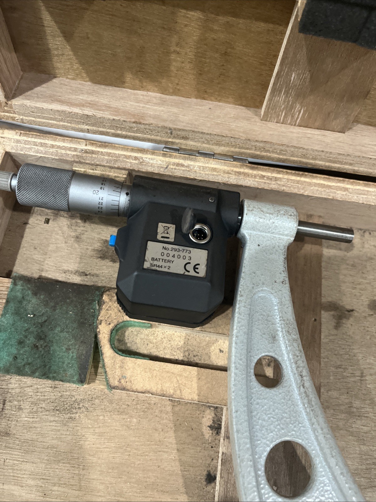 Mitutoyo 14”-15” Micrometer digital