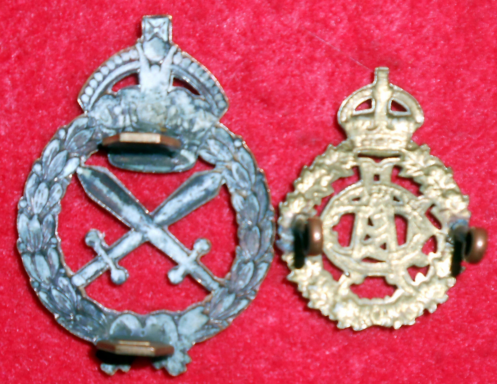 CX06 2 unknown brass cap badges
