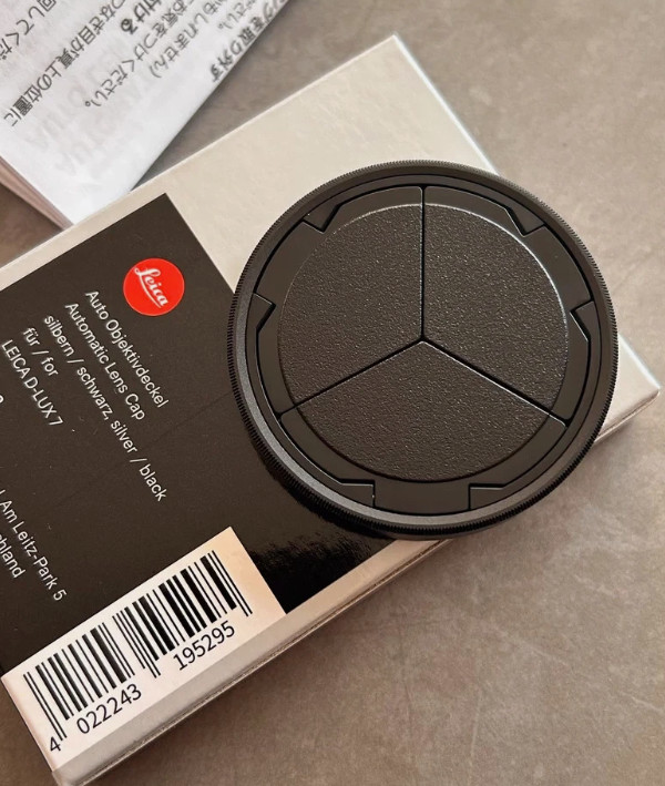 Genuine Leica Auto Lens Cap for D-LUX-8, D-LUX-7, D-LUX Typ 109