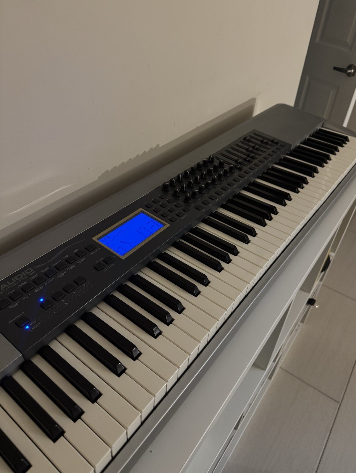 M-Audio Keystation Pro 88 Key Semi-Weighted MIDI Controller LCD USB-MIDI