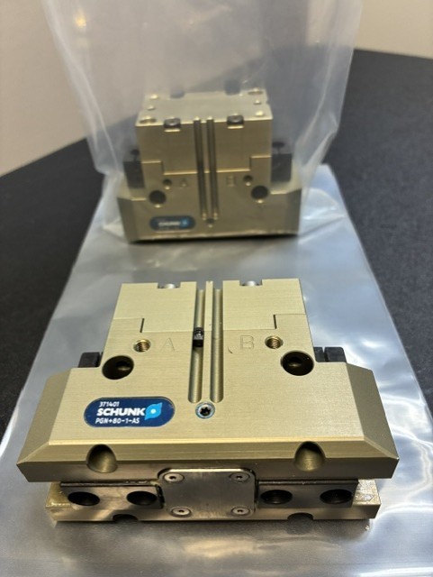 Schunk / PGN + 80-1-AS / pneumatic gripper / 371401   USED