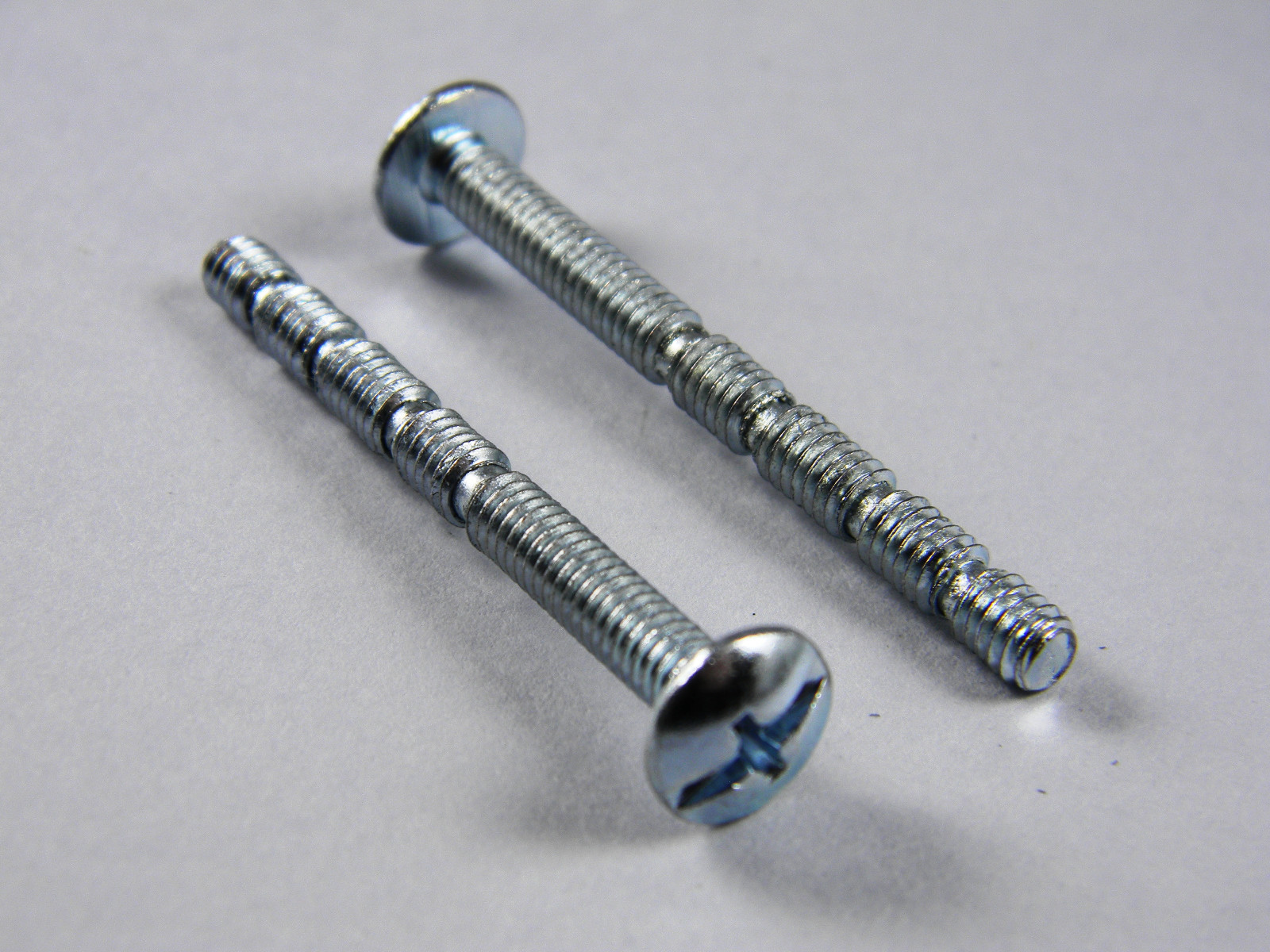 (50)  extended knob screws  8 X 32   1 3/4 "   breakaway