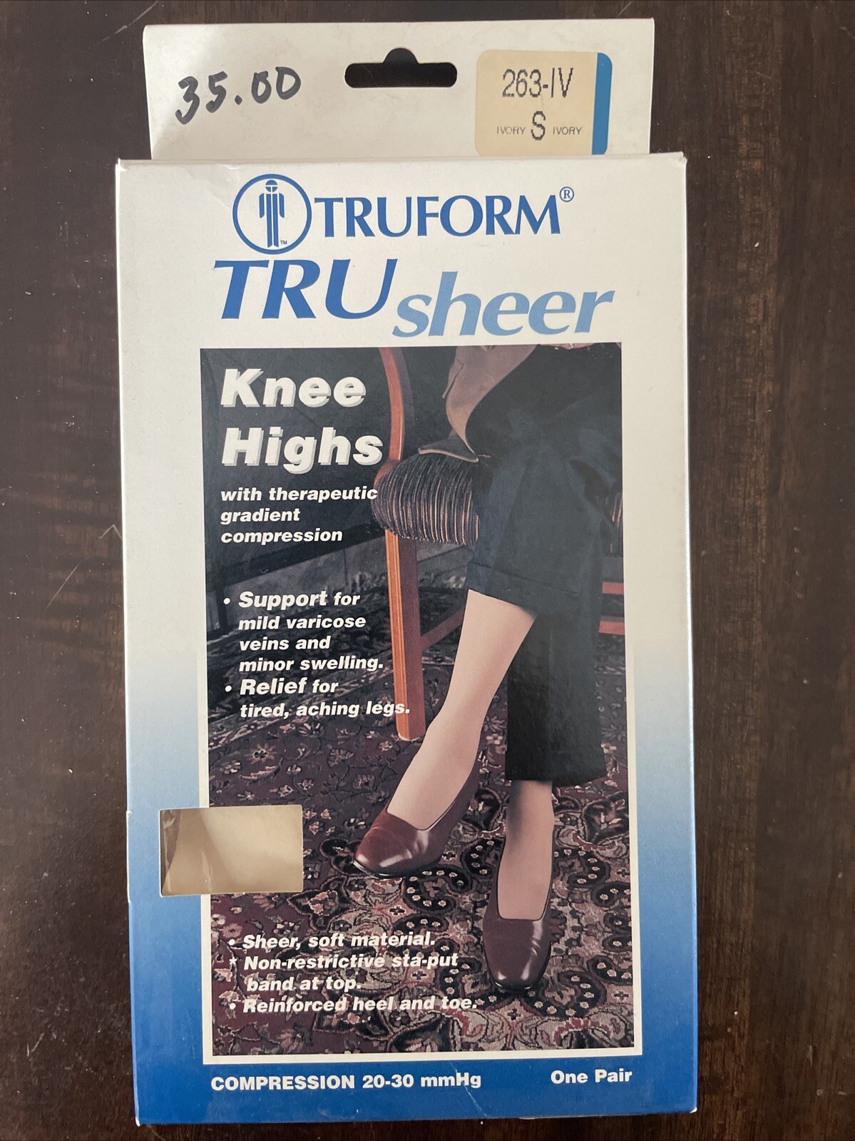 TRUFORM TruSheer Knee Highs 20-30mmHg Ivory Small