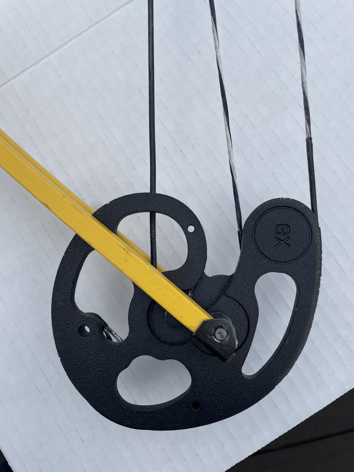 Mathews Genesis Original Bow - Lightweight - NASP - Right Hand - Yellow