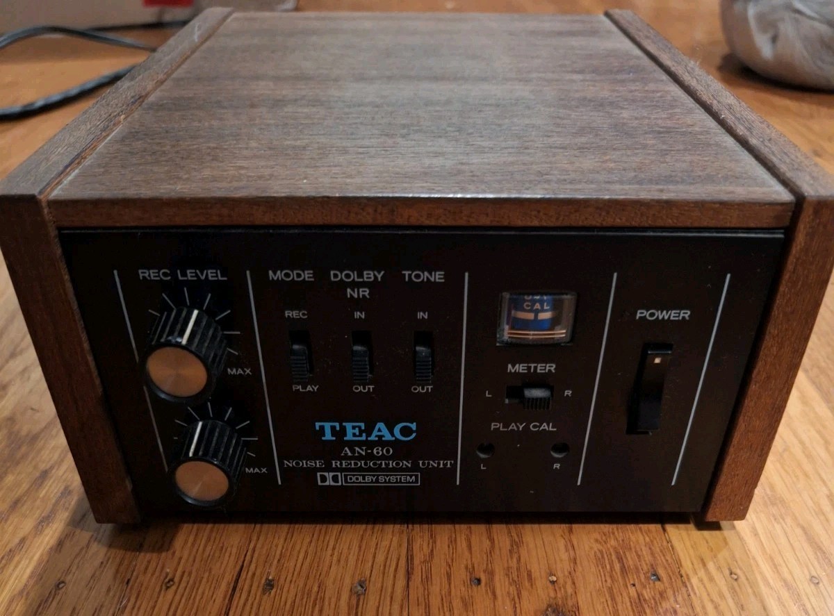 TEAC AN-60 W Noise Reduction Unit - Great condition. (UNTESTED) Powers on.