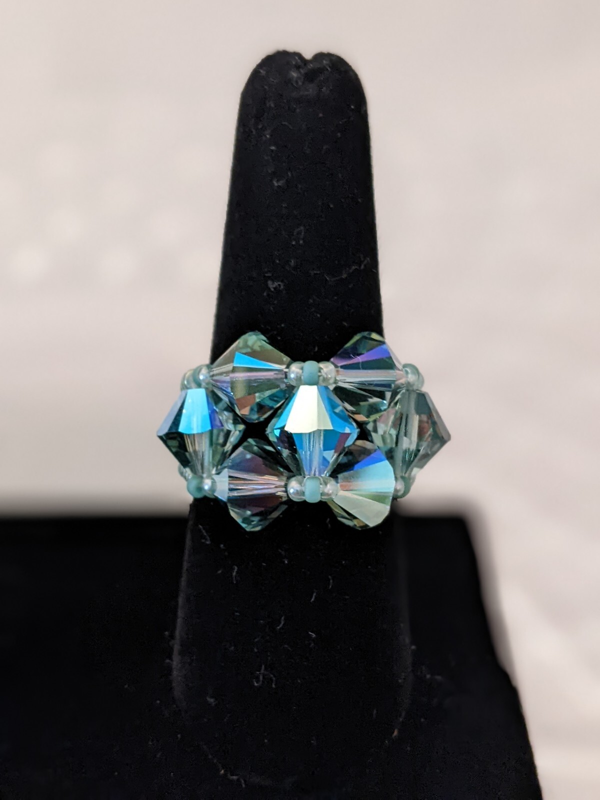 Ladies Eye-catching, Sparkling Crystal Cocktail Statement Ring, Size 8.5