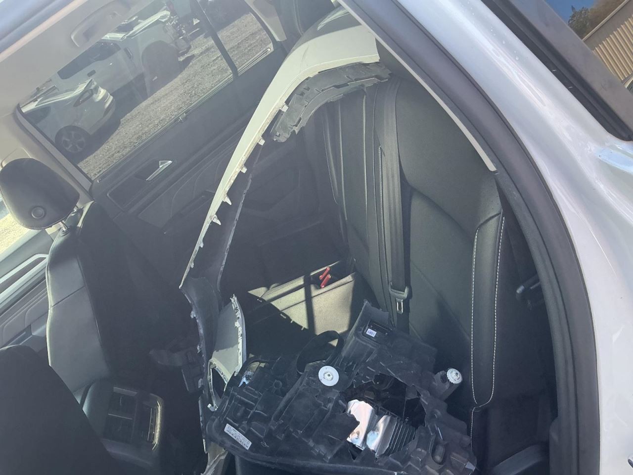ATLAS 2021 Glove Box 4995776