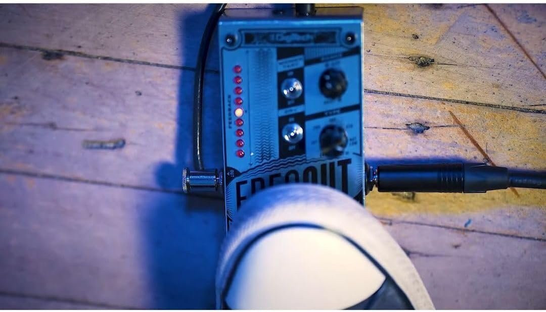 Digitech FREQOUT FreqOut Natural Feedback Creator Pedal