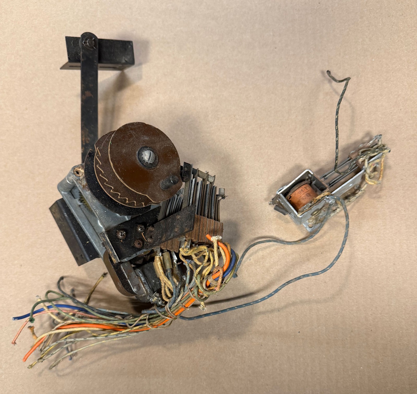Bally Bingo 50 volt motor with cams, switches, armature and coil relay