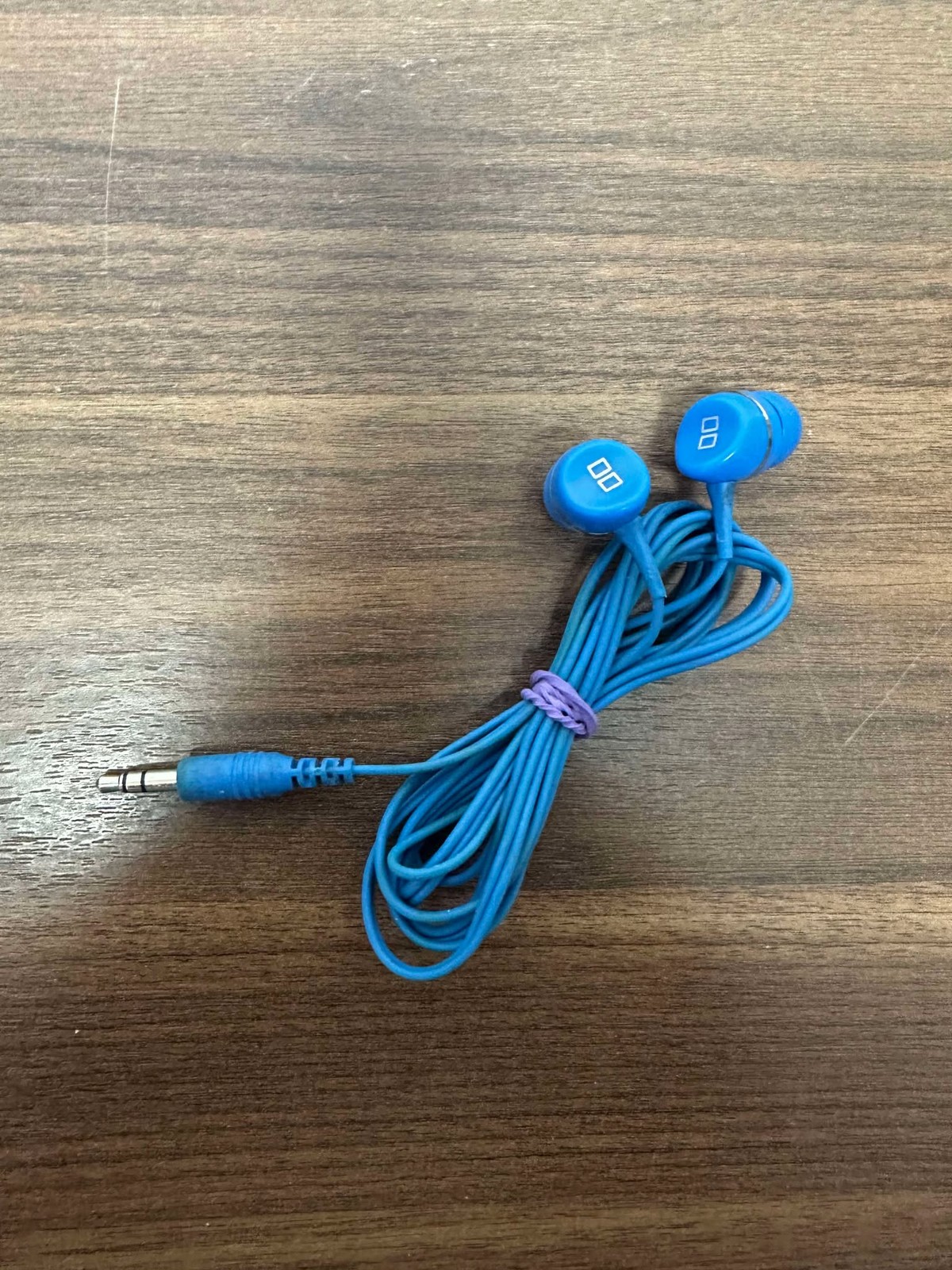Nintendo Brand OEM Blue Wired 3.5MM Wired Earbuds Very Good 4E
