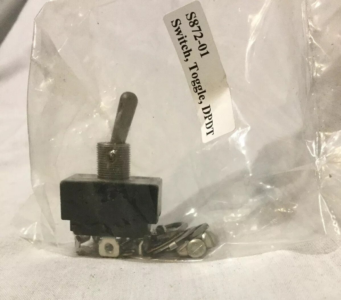 EATON - 8824K14 - SWITCH TOGGLE DPDT, 20A, 115V MS35059-23
