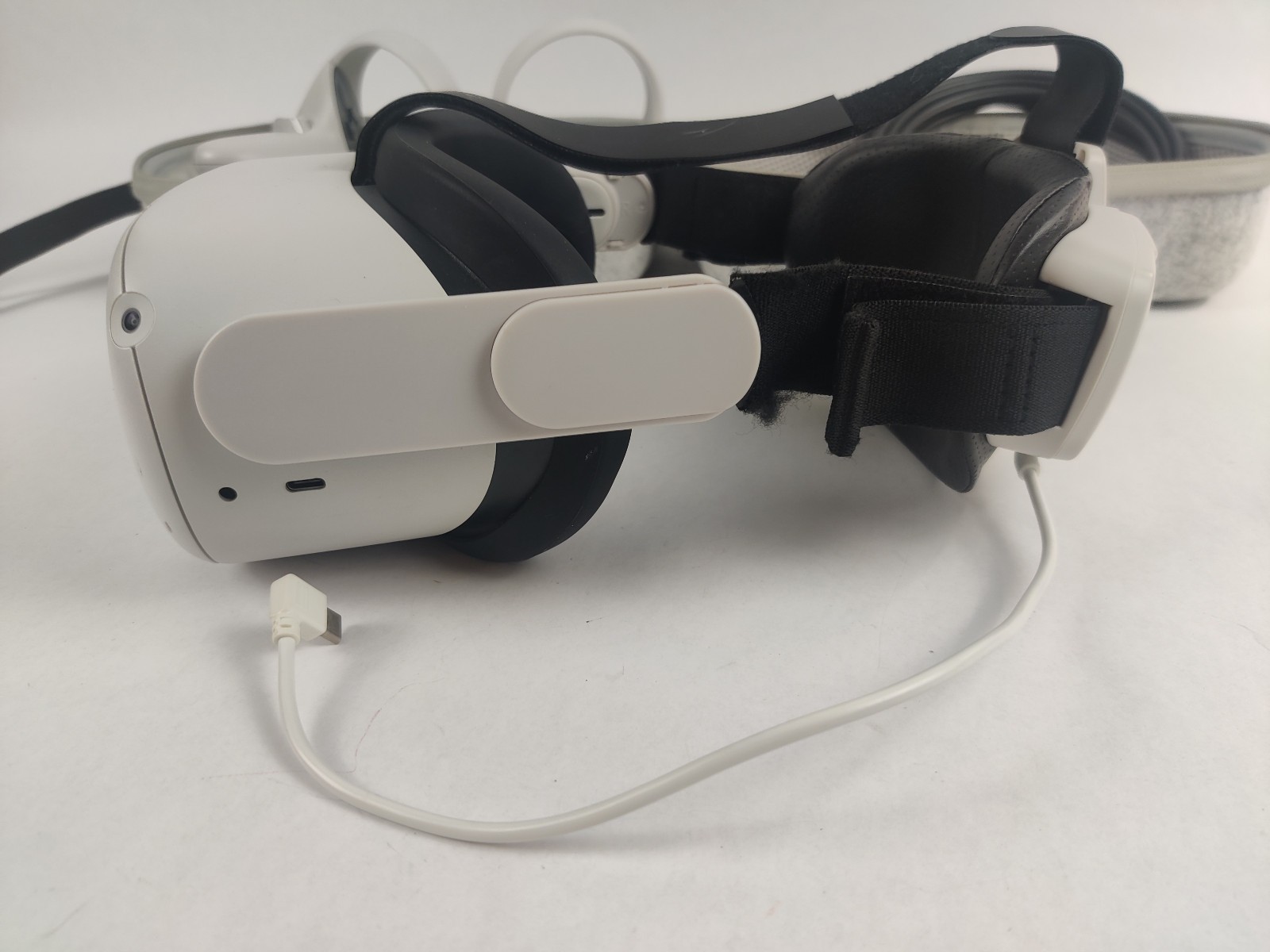 Oculus Quest 2 VR Headset 128GB 2 Controllers w/ Carrying Case - Tested