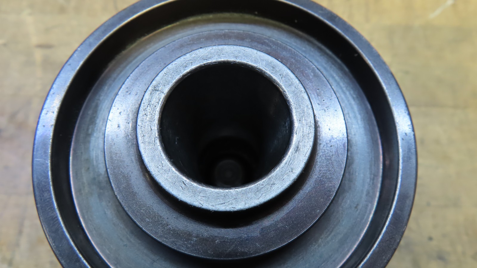 L.H. thread Cutter Grinder Surface grinding wheel arbor 1-1/4 ctr W/removal tool