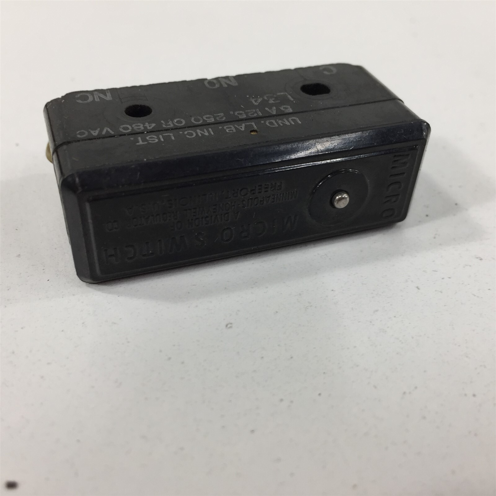 (1) Honeywell BZ-1R2441-P4 Microswitch