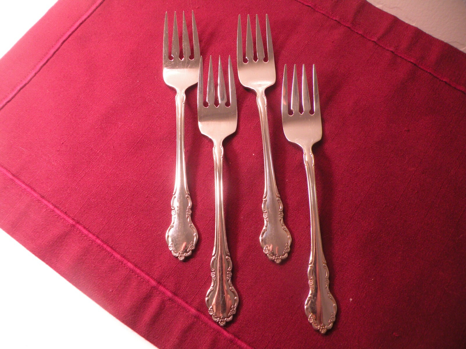 Set of 4 TENNYSON Oneida Community CUBE Stainless Steel Salad Forks 6-3/4" B