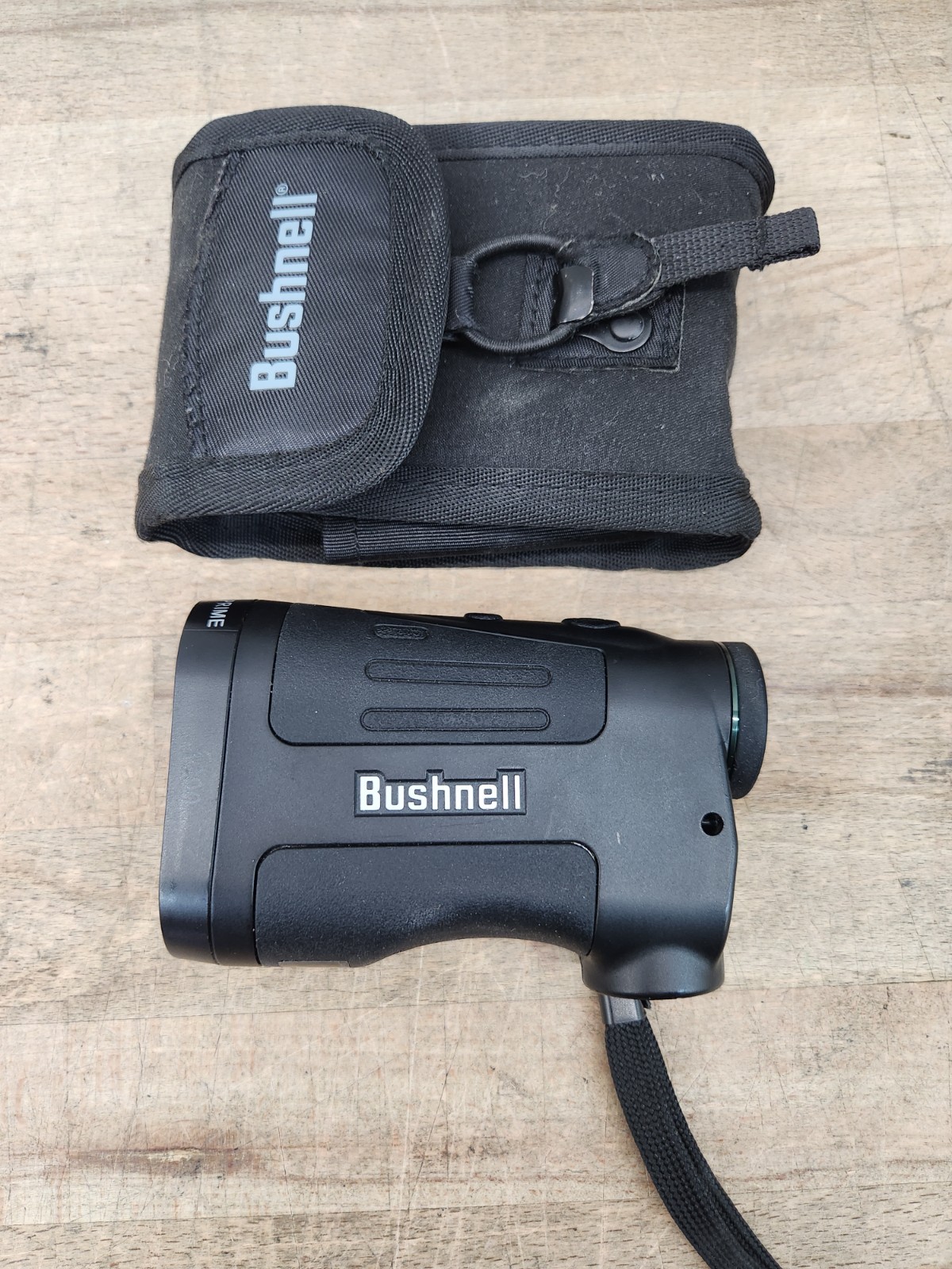 Bushnell rangefinder LP1300SBL 82723-1 w/ Pouch