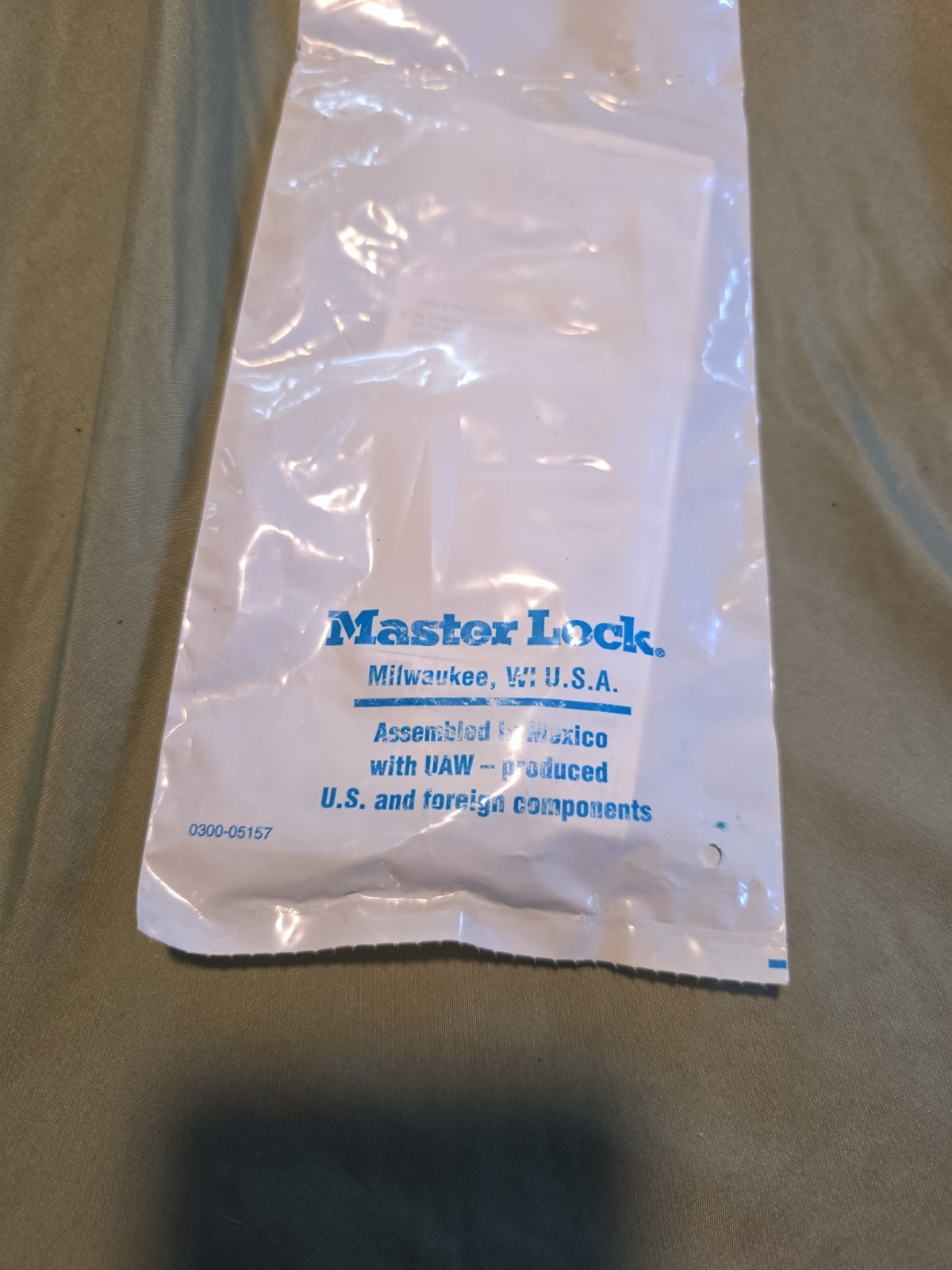 Brand New Master Lock 107 Cable Gun Lock With 2 Keys for Security