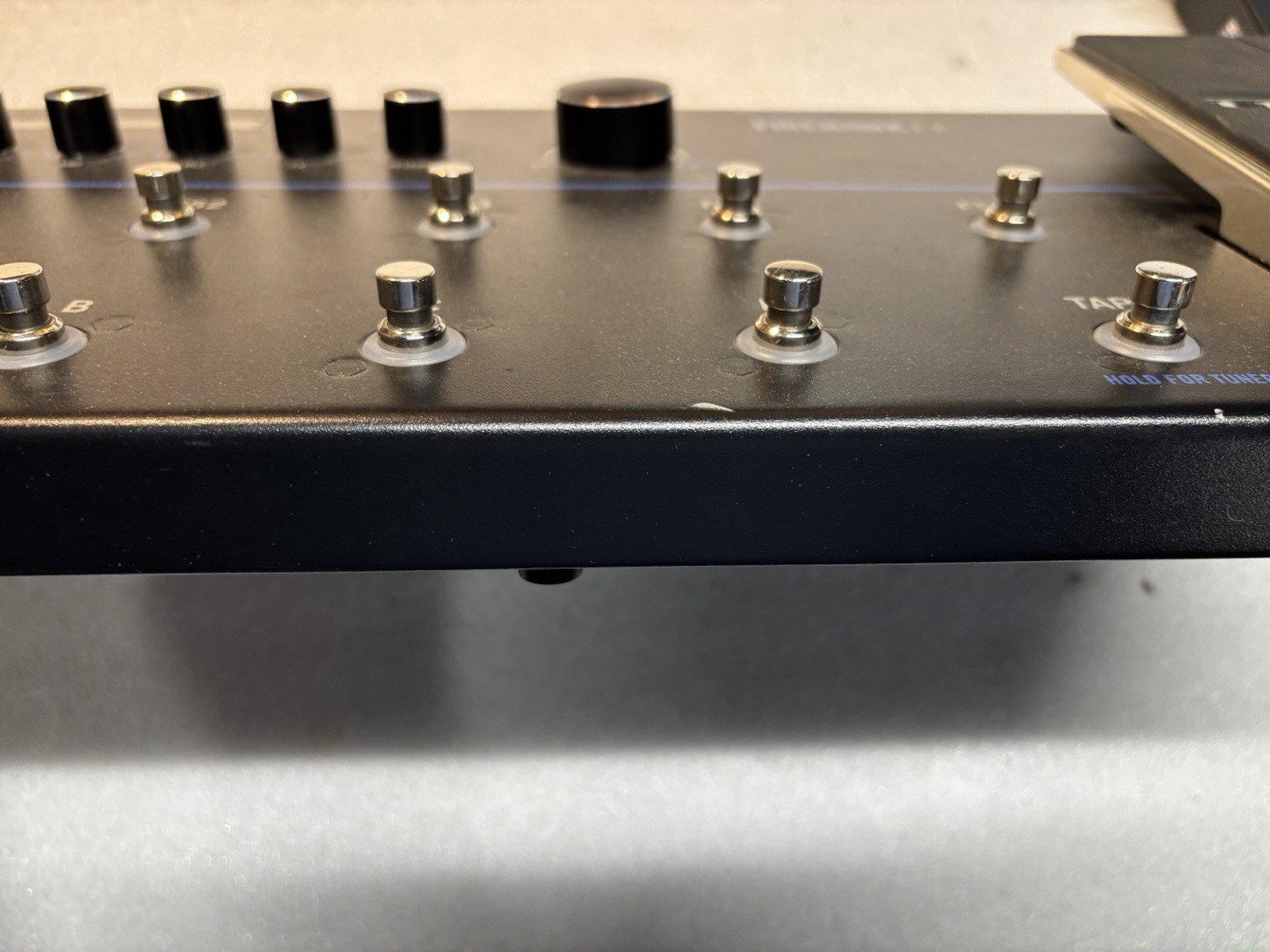 Line 6 Firehawk FX Multi-Effects Guitar Effect Pedal