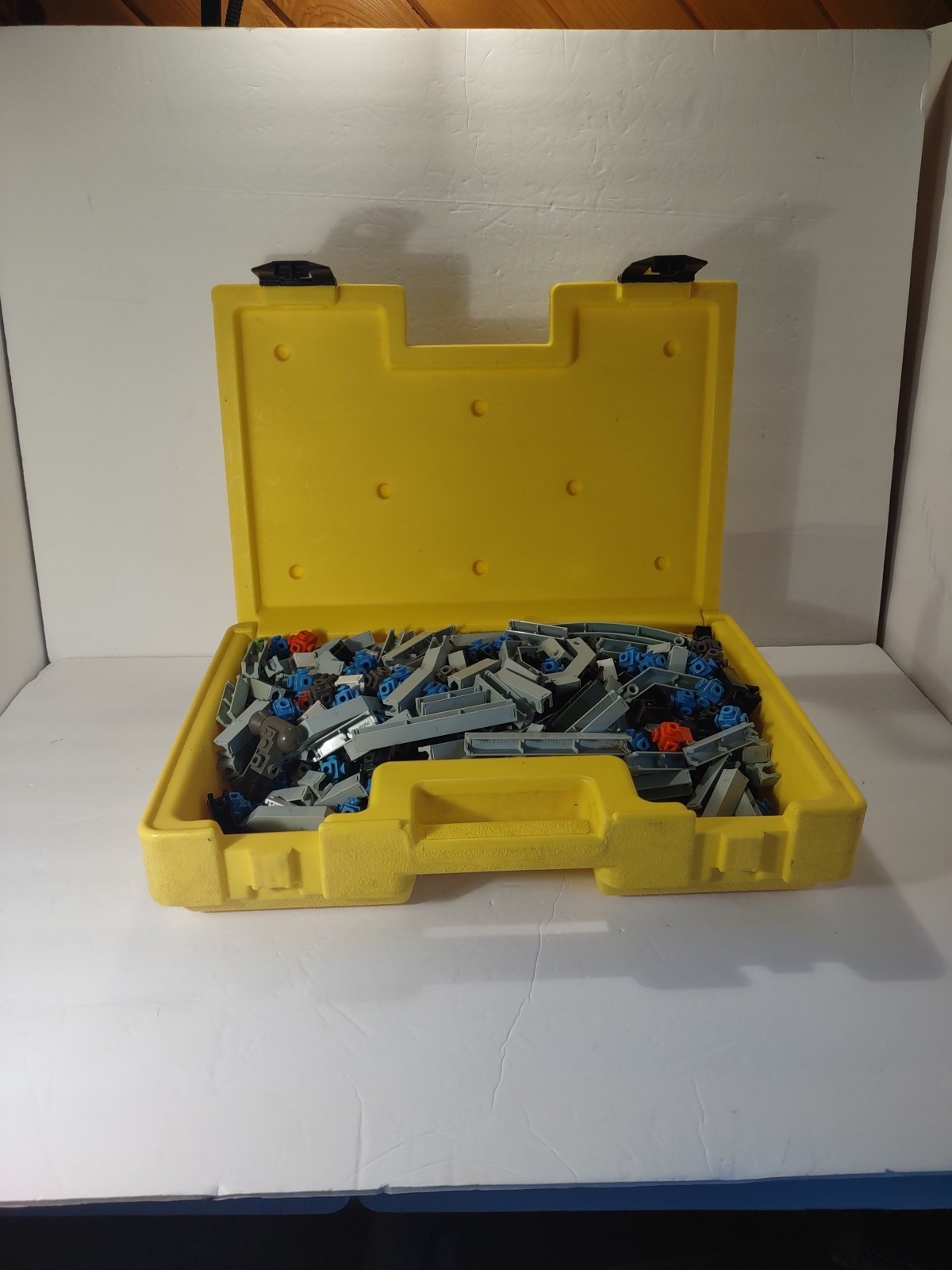 Vintage 1983 Fisher Price Construx Building Set Carry Case w Parts USA Made