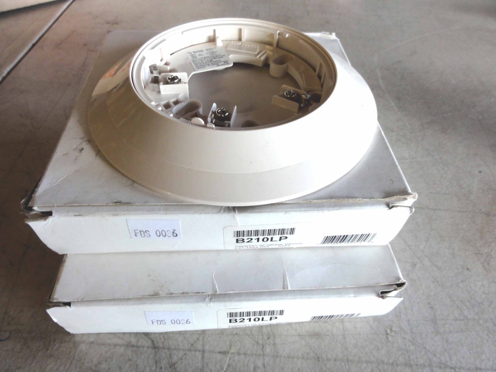 Lot Of 2X NEW Honeywell/System Sensor B210LP Mounting Base