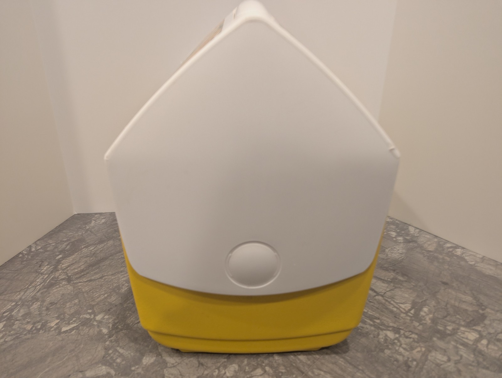 Vintage Igloo Playmate Elite Yellow Pineapple Cooler- MINT