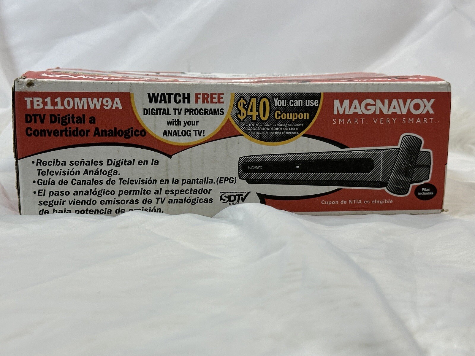 Magnavox TB110MW9 DTV Digital to Analog TV Converter Box with Remote New NOS