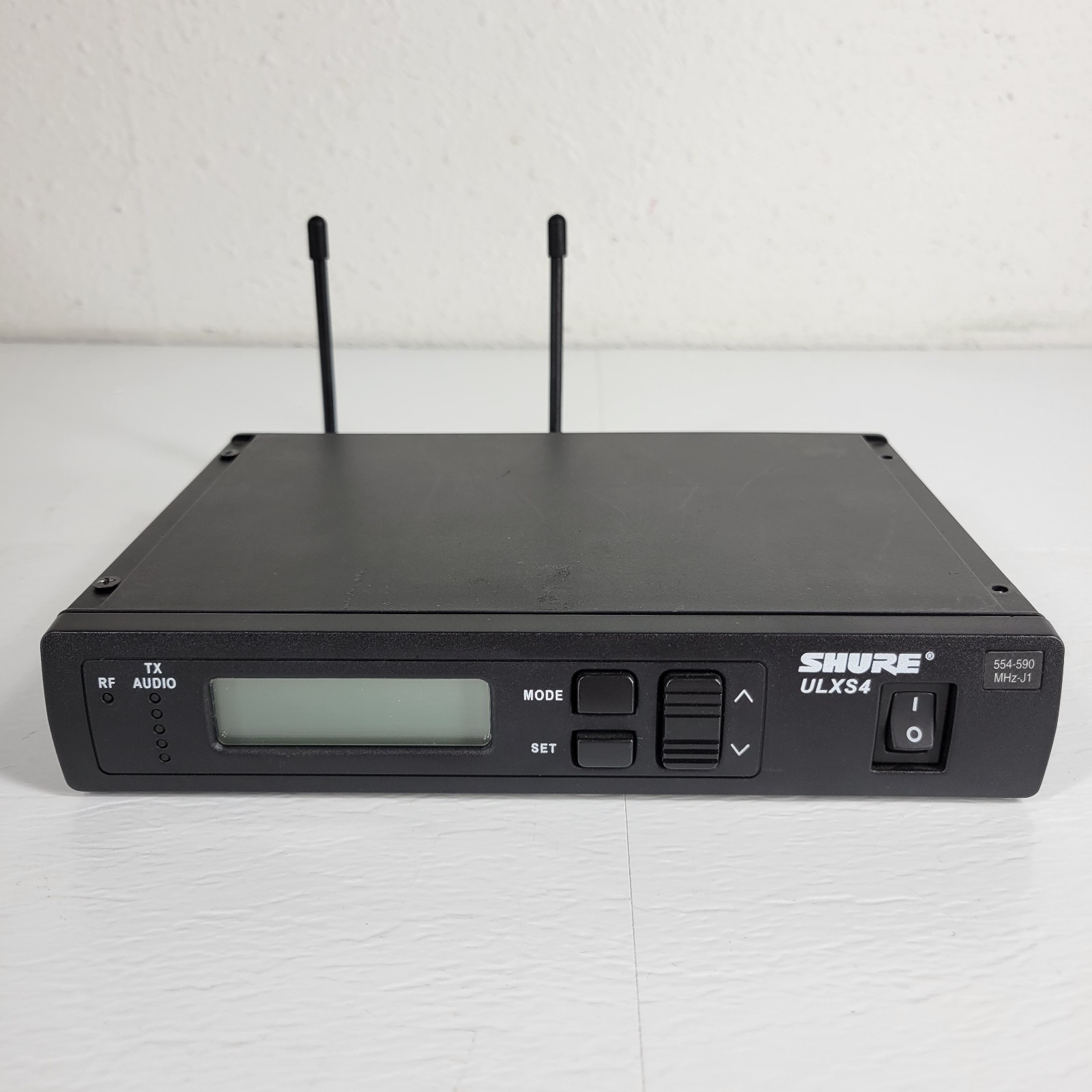 SHURE Wireless Controller ULXS4 J1 554-590MHz, Both Antennae, No Power Supply