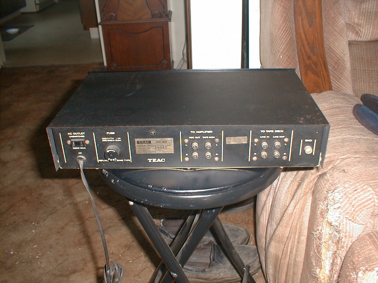 AUDIO WOW AND FLUTTER AND HUM/NOISE ELIMATOR UNIT