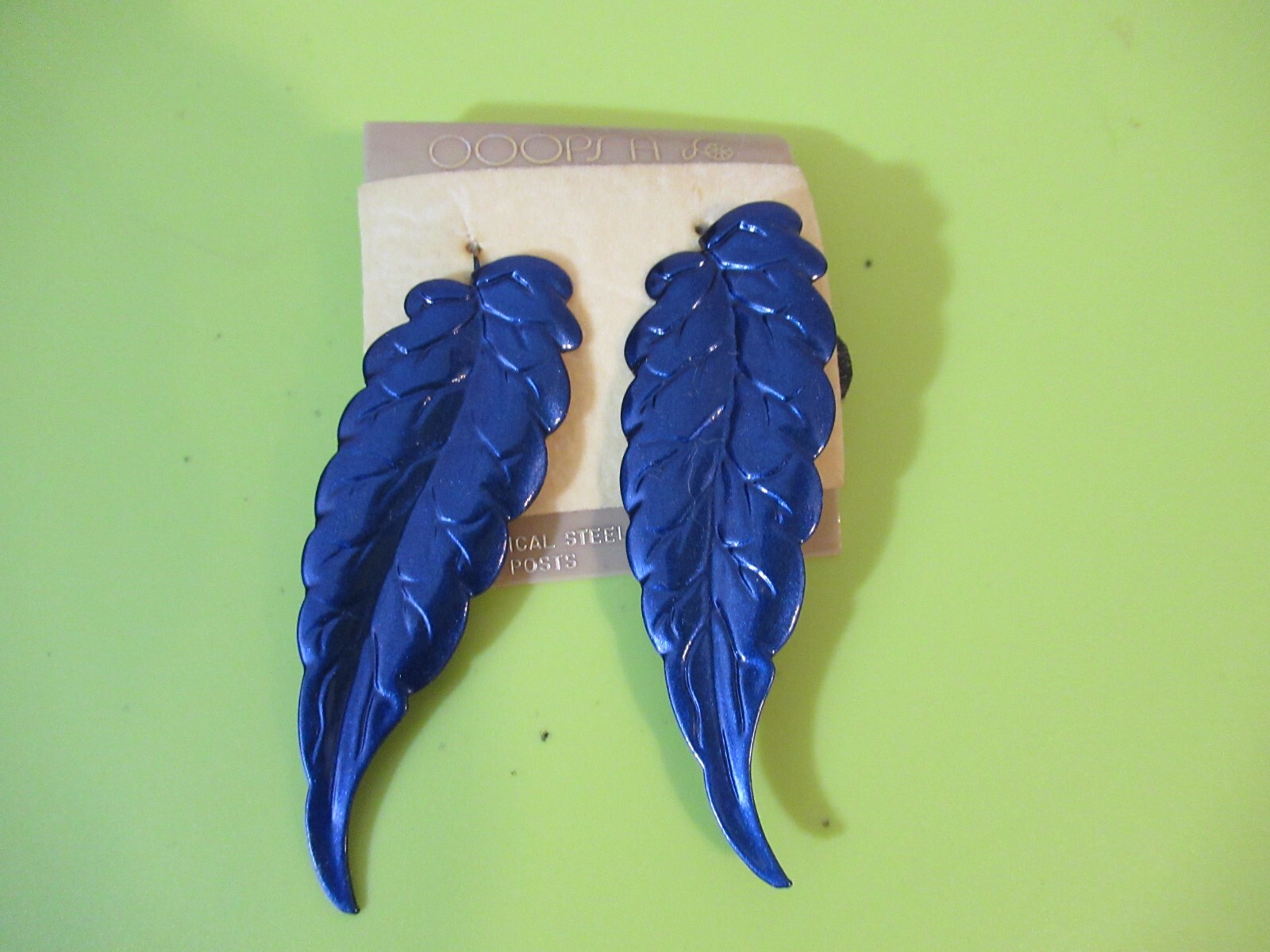 Vintage Retro OOOPS A Blue Metal Feather Earrings Costume  NOS