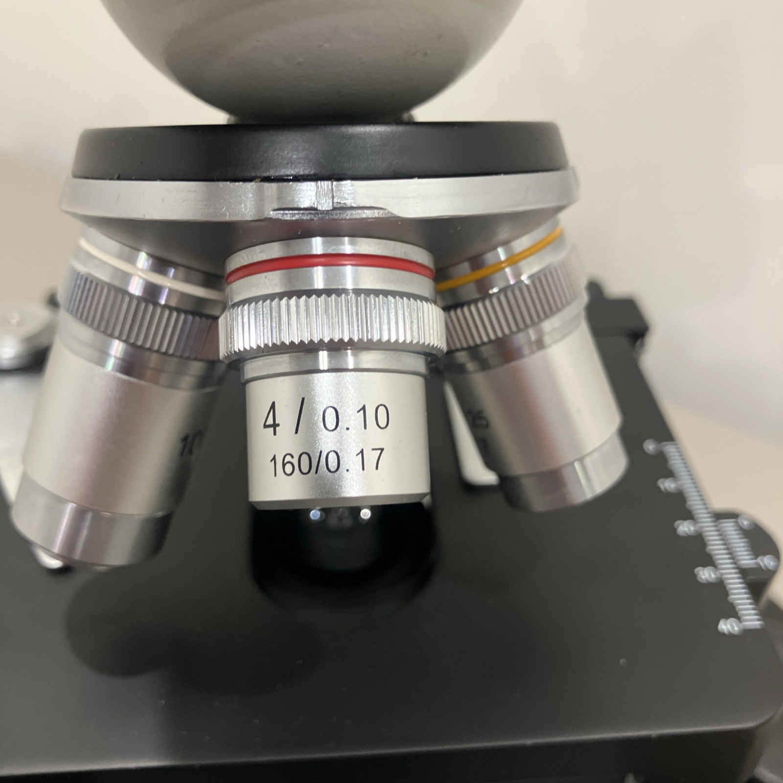 Omax M82E Compound Light Microscope w eyepieces and power cord