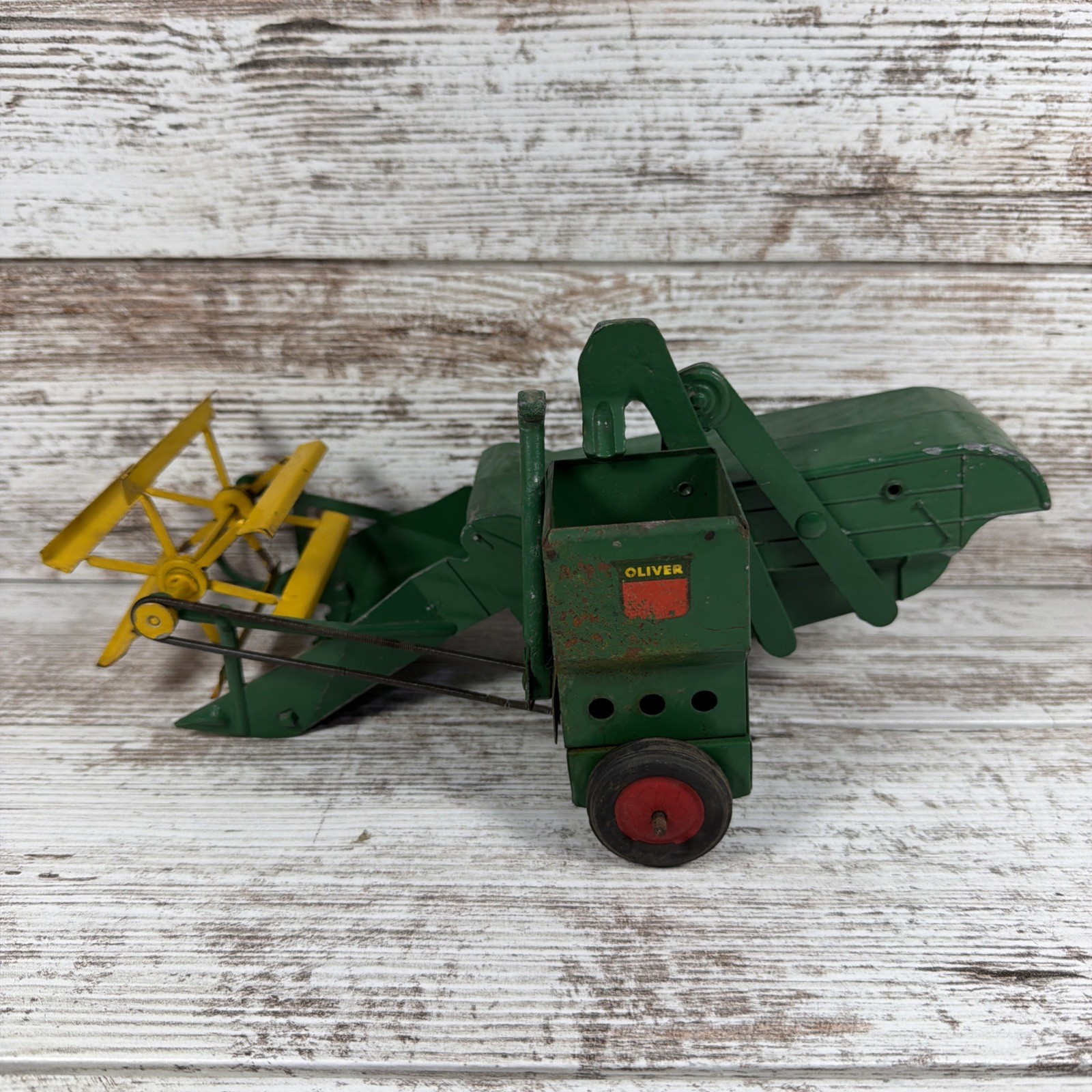 Agco Farm Toy Oliver White Slik Grain Master Combine Harvester 1/16 Scale