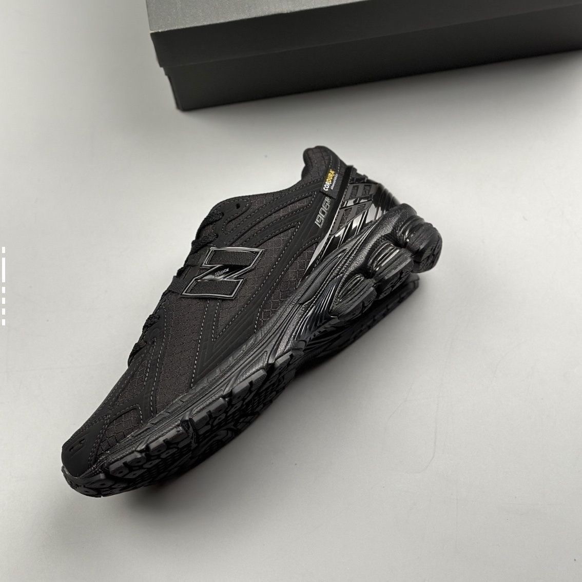 New Balance 1906R Men Shoe 1906R Cordura Outerspace