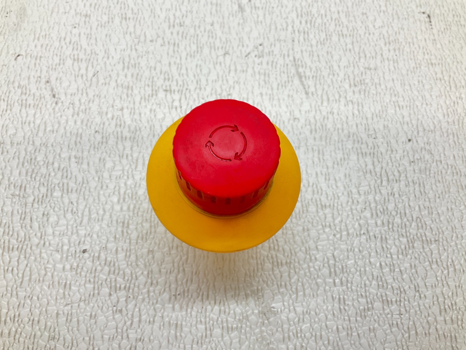 Schlegel AT2 Red Push Twist Button 250 V (TB)