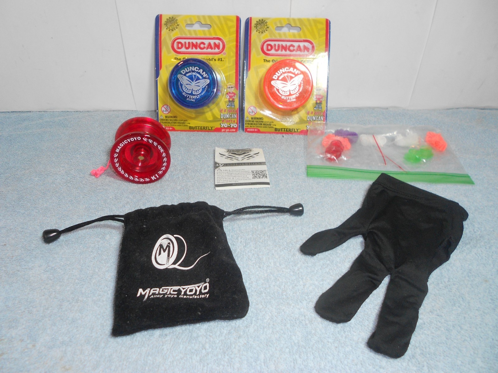 3 VINTAGE YO-YO SET - 2 FACTORY SEALED DUNCAN BUTTERFLY+ 1 MAGICYOYO SET  - L435