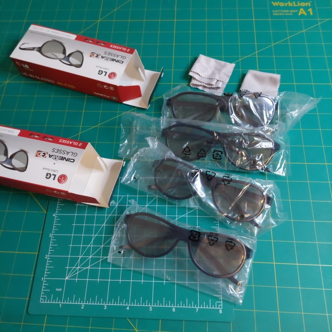 NEW OEM Genuine LG Cinema 3D Glasses FOUR Pairs AG-F310 + Microfibers
