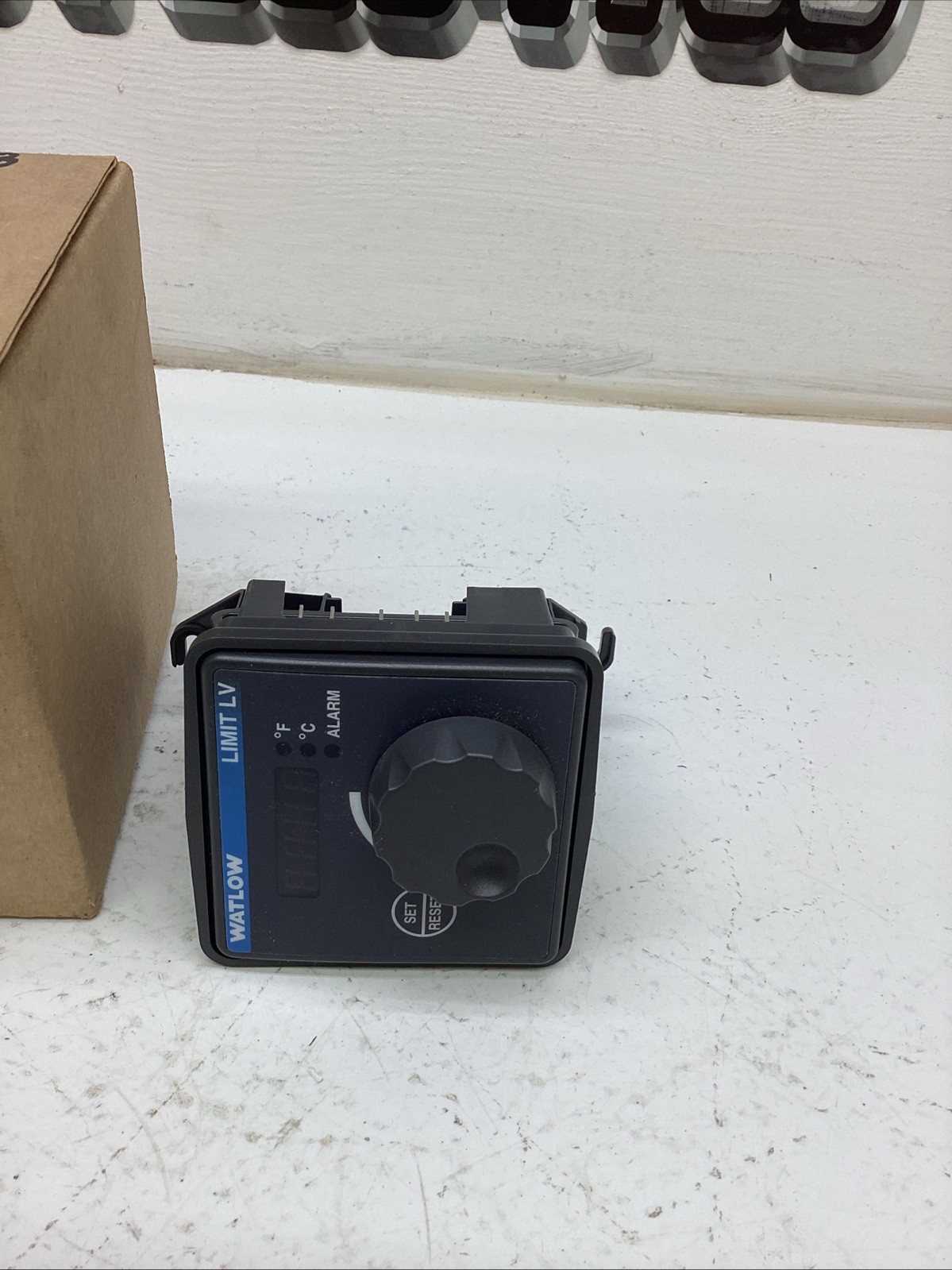 Watlow LVC2SW004008A Limit LV Temperature Controller NIB