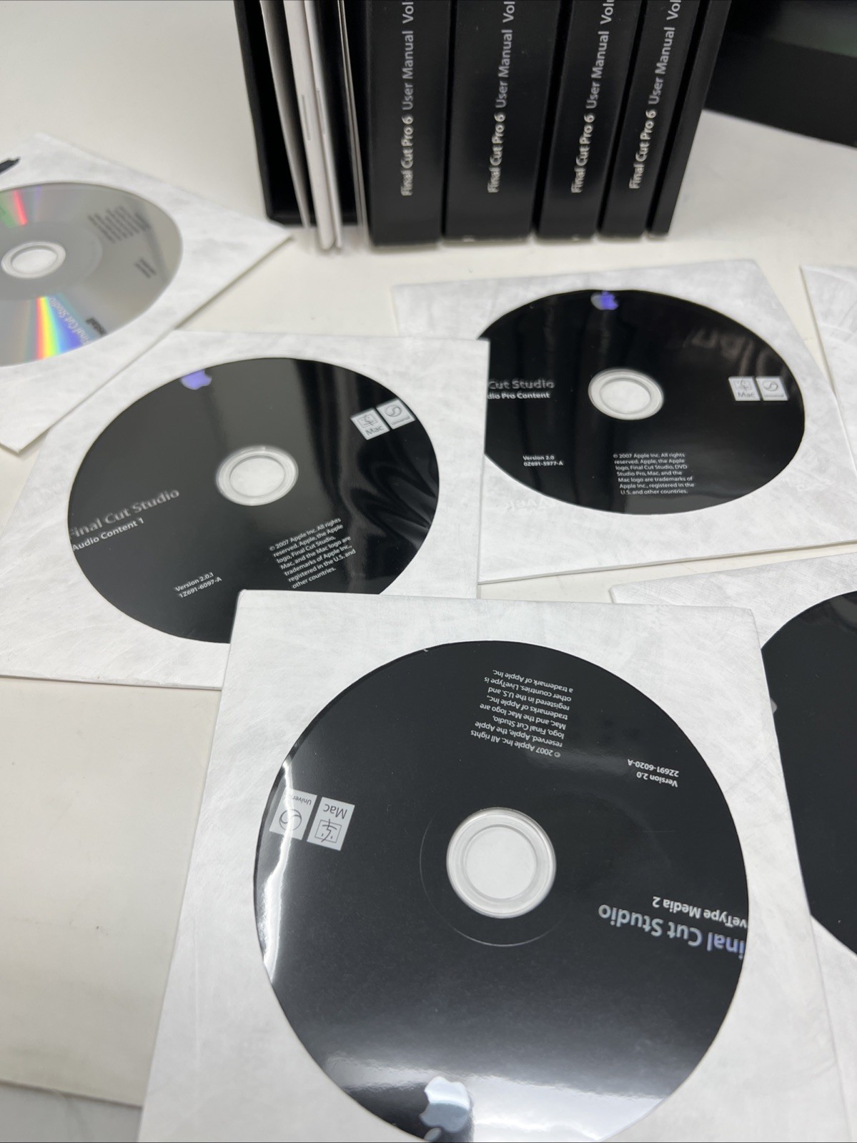 Apple Final Cut Studio 2 UPG from FCS, Software(Discs), Manuals Serial Numbers