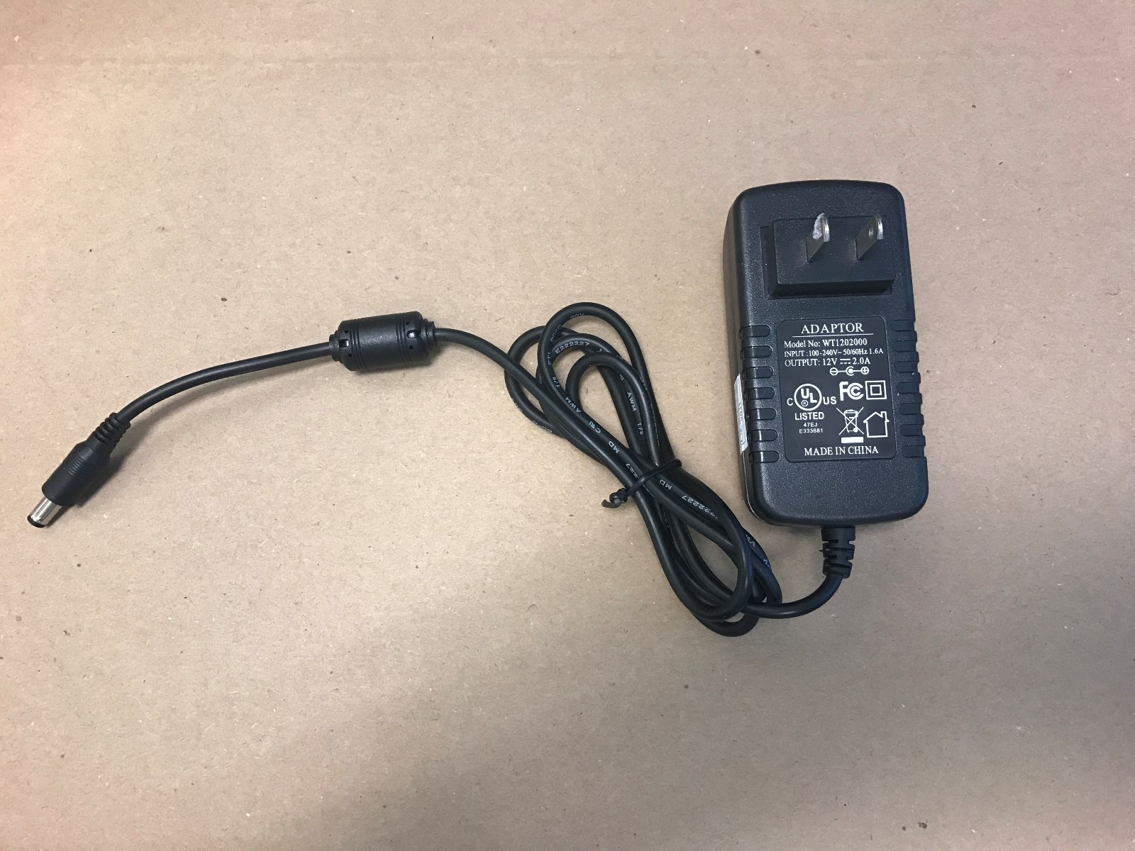 WT1202000  AC ADAPTER 100/240V 12v 2A - NEW
