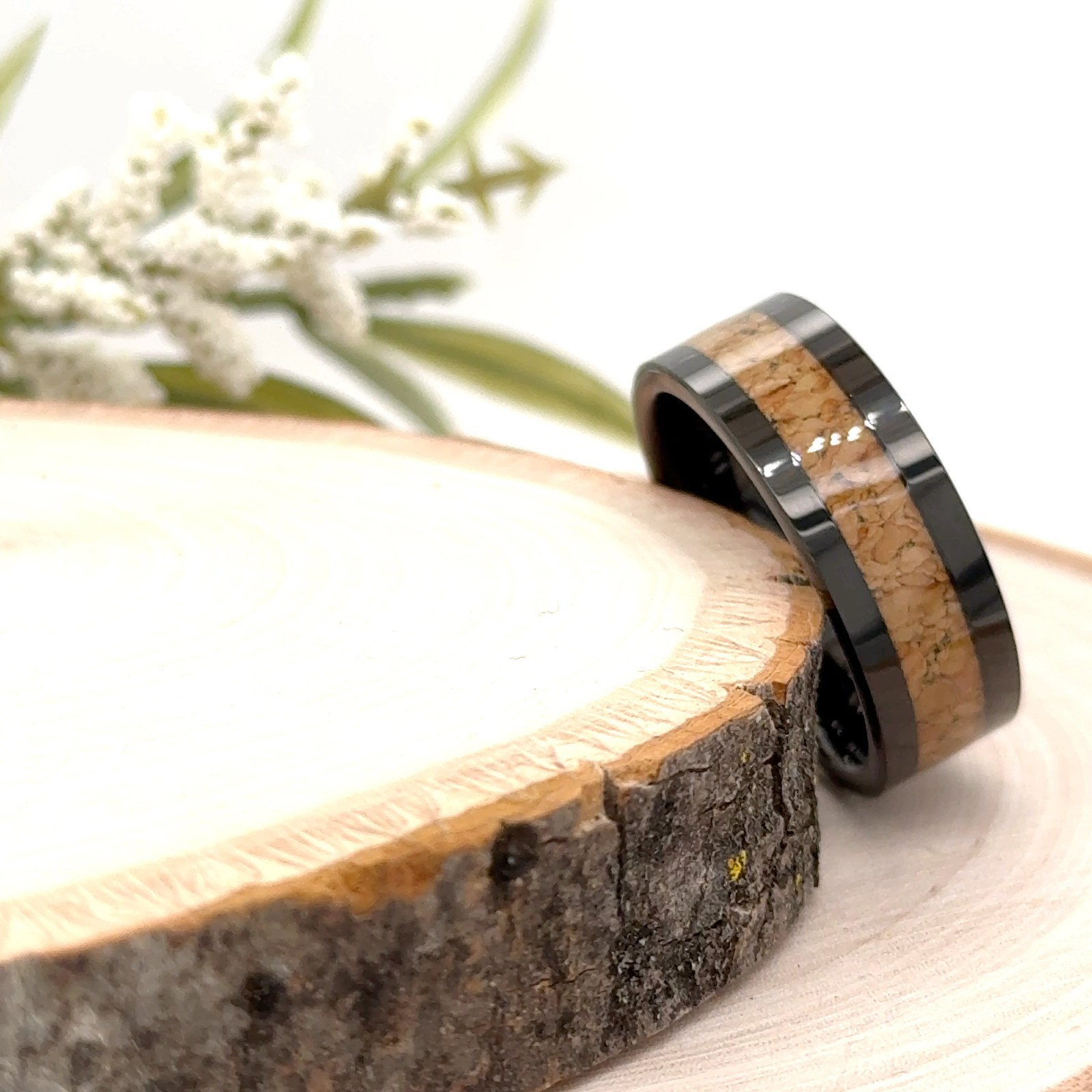 8mm Unisex Tungsten Carbide Ring Black & Natural Wood Inlay Stylish Wedding Band