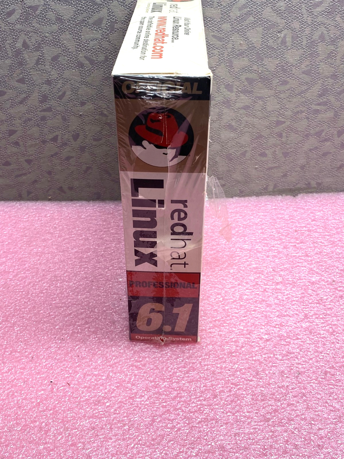 VINTAGE REDHAT LINUX 6.1 OPERATING SYSTEM AND CD'S FACTORY SEALED 1999