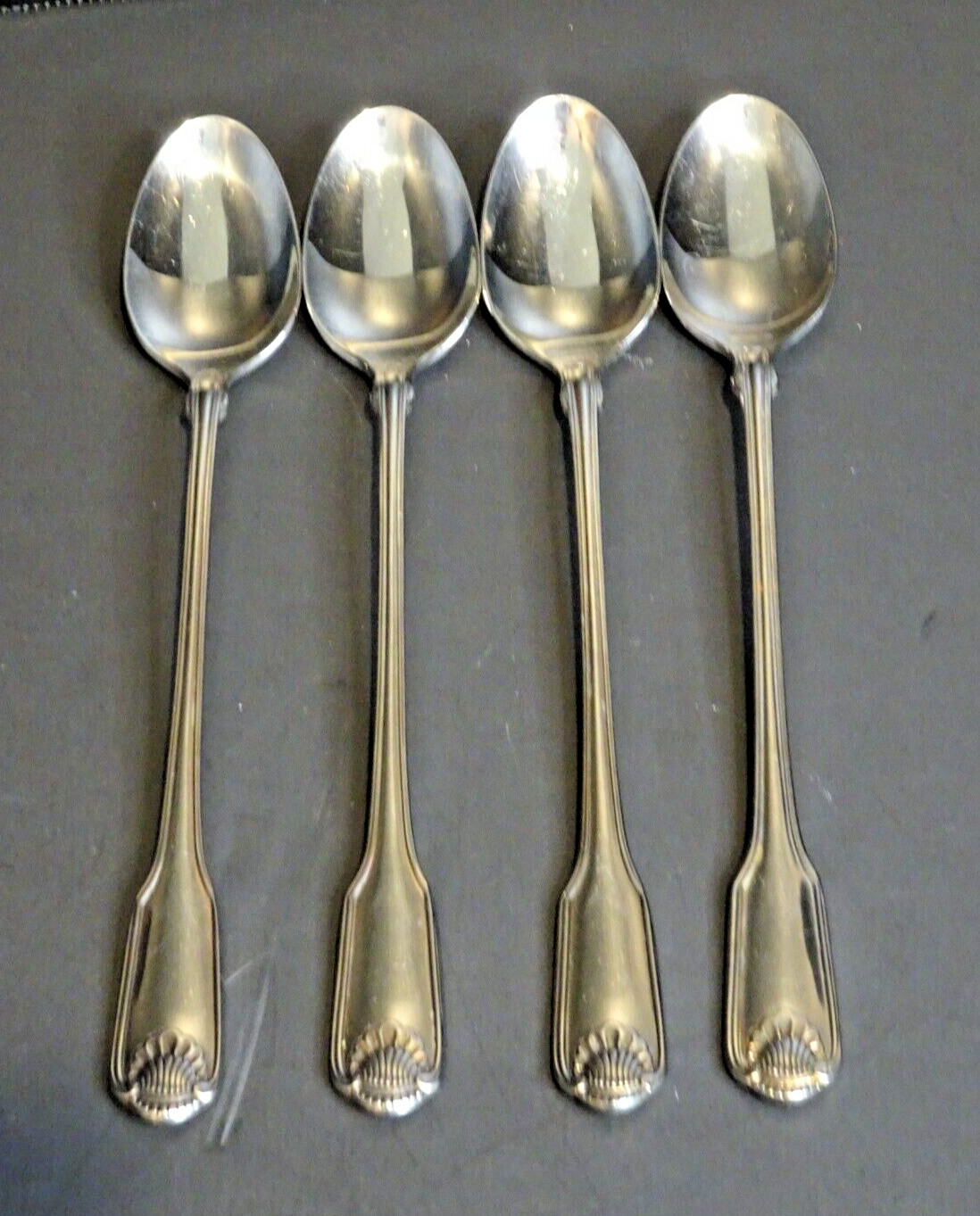 Oneida CLASSIC SHELL Stainless Flatware Silverware 4 Iced Tea Spoons Cube
