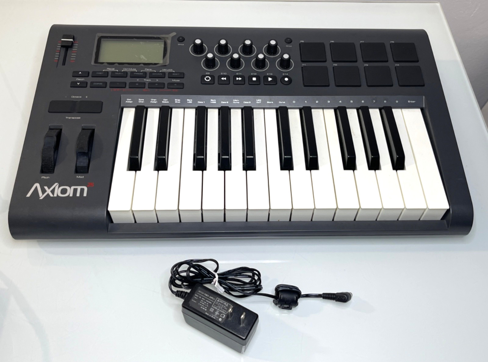 M-AUDIO AXIOM 25 USB MIDI Keyboard Controller - BARELY USED