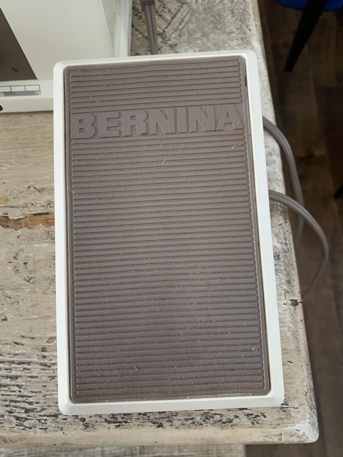 BERNINA 930 Record Electronic Sewing Machine w/ Case & Pedal WORKS, TESTED