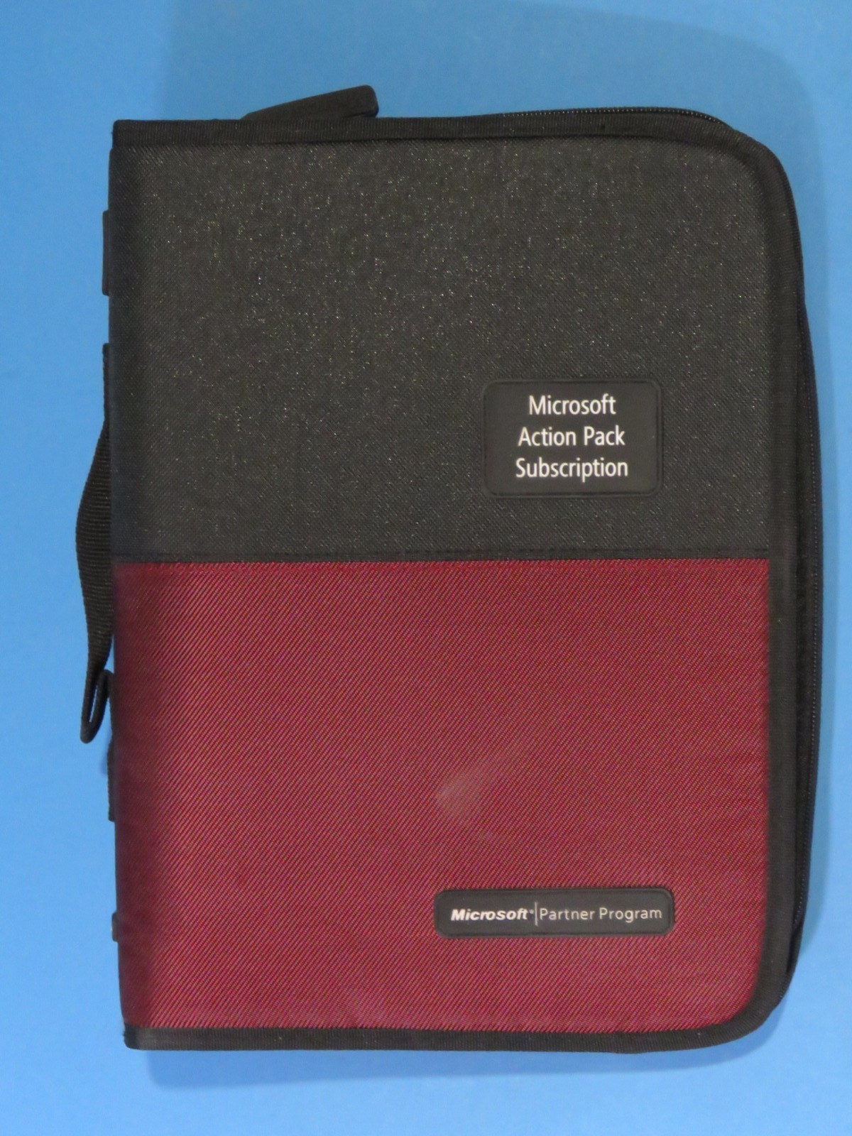 Microsoft Action Pack Subscription 75+ CDs Many w Multiple License Keys Included