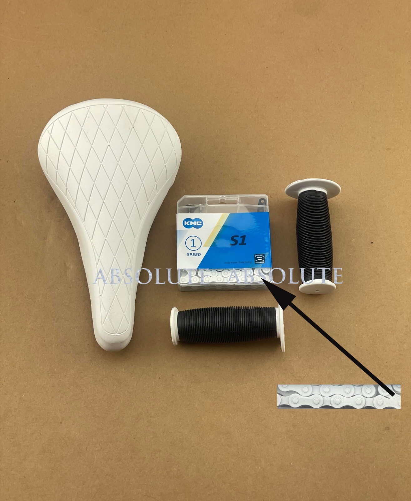 WHITE DIAMOND STITCHED BMX BIKE SADDLE W/ BMX KMC CHAIN &MUSHROOM STYLE GRIPS.